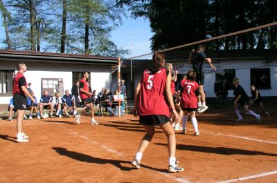 Volejbal 2003 - fotografie zařazené 11.9. do 10 00 hodin