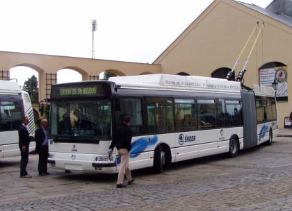 Nový vysokokapacitní nízkopodlažní trolejbus ŠKODA 25 Tr IRISBUS