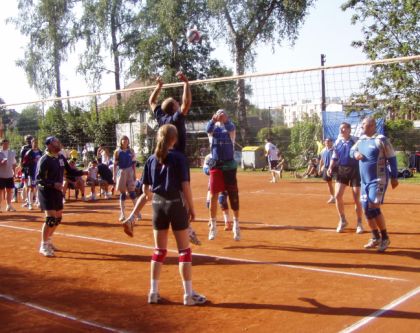 Z dopraváckého volejbalového turnaje 2004. Výsledky, fotografie