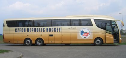 Scania opět vozí českou hokejovou reprezentaci.