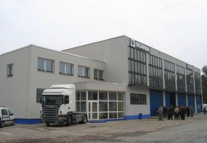Nová obchodní a servisní centra Scania v Modleticích a v Pardubicích.