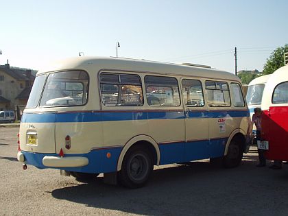 Ze setkání historických autobusů v Lešanech.