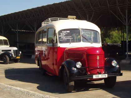 Ze setkání historických autobusů v Lešanech.