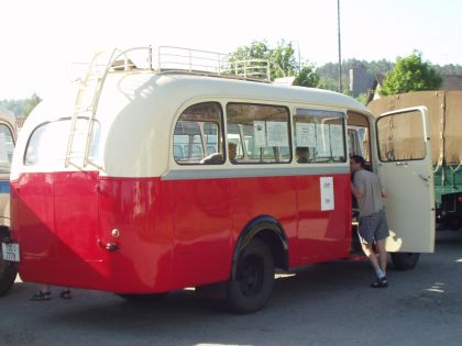 Ze setkání historických autobusů v Lešanech.