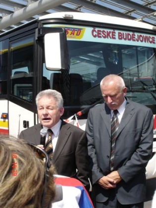 Budějovice a Linec spojuje pravidelná autobusová linka