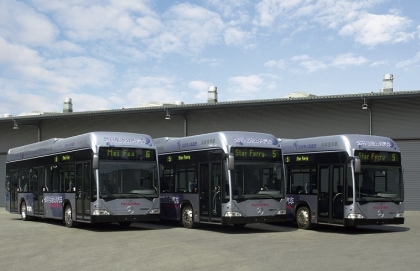 Daimler Chrysler dodává  Mercedes-Benz Citaro s palivovými články do Pekingu.