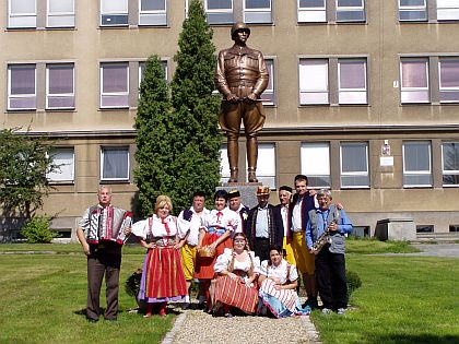 Fotoreportáž ze zvaní na MFF Česká náves - Dýšina.