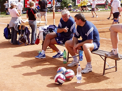 Ze 13.ročníku  tradičního dopraváckého volejbalového turnaje smíšených družstev: