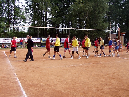 Ze 13.ročníku  tradičního dopraváckého volejbalového turnaje smíšených družstev: