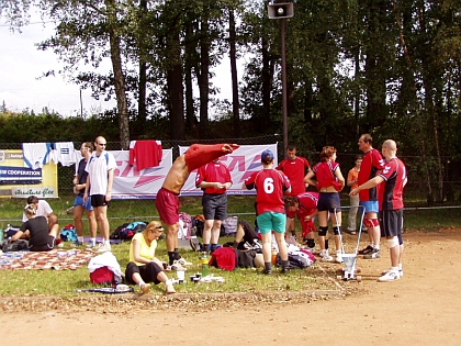 Ze 13.ročníku  tradičního dopraváckého volejbalového turnaje smíšených družstev: