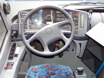 Ze slavnostního předání 300. linkového autobusu Mercedes-Benz Conecto