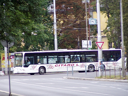 Předváděcí Mercedes-Benz Citaro L v ulicích Plzně