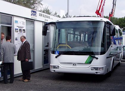 Z přehlídky autobusů na nitranském Autosalónu 2005.