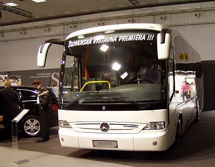 Z přehlídky autobusů na nitranském Autosalónu 2005.