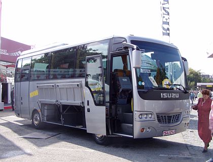 Z přehlídky autobusů na nitranském Autosalónu 2005.