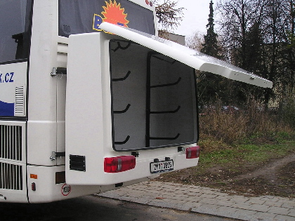Karosárna SYCHRA představila autobusové skříně a skiboxy.