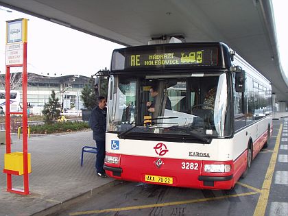 Na pražské  ruzyňské letiště bude jezdit nová autobusová linka.