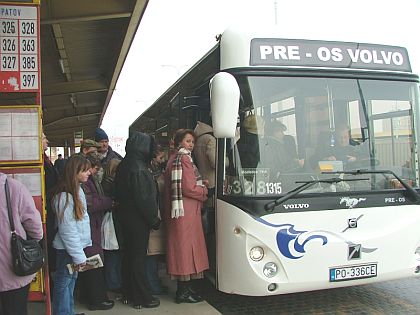 Volvo B7 RLE se slovenskou karosérií ve zkušebním provozu na lince Connexu.