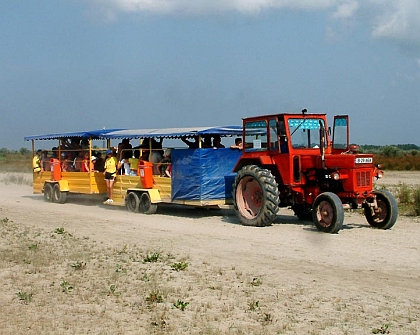 Pobavilo nás na K-reportu: Rumunský traktorbus.