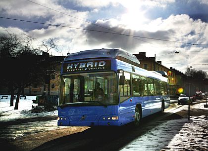 Premiéra hybridní technologie Volvo Group pro &quot;těžká&quot; vozidla.(CZ+EN)