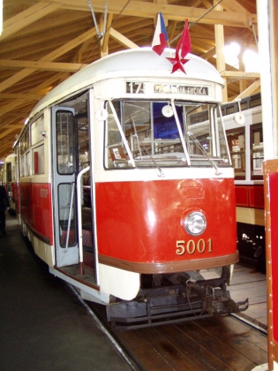 Z Muzea MHD ve Střešovicích: Autobusy, trolejbusy i tramvaje a metro.