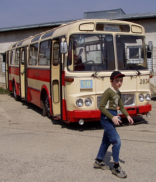 Autobus ŠM 11 a trolejbus Škoda T 11. Unifikace jako předzvěst současnosti ?