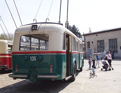Trolejbusy Škoda 6 Tr a 7 Tr z plzeňských Doudlevec - jako dnes Škoda Irisbus.
