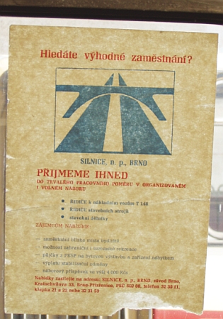 Trolejbusy, které mnozí pamatujeme a autobusy, které leckde ještě jezdí.