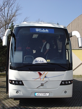 Autobusové ohlédnutí za Mobil salonem.