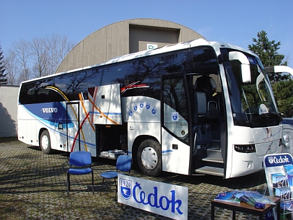 Autobusové ohlédnutí za Mobil salonem.