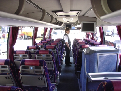 Autobusové ohlédnutí za Mobil salonem.
