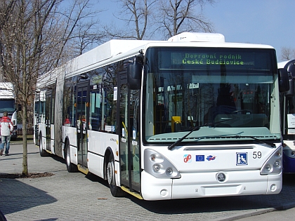 Autobusové ohlédnutí za Mobil salonem.