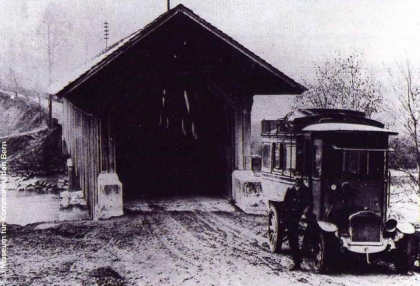 POSTAUTO SLAVÍ STOVKU.