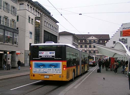 POSTAUTO SLAVÍ STOVKU.