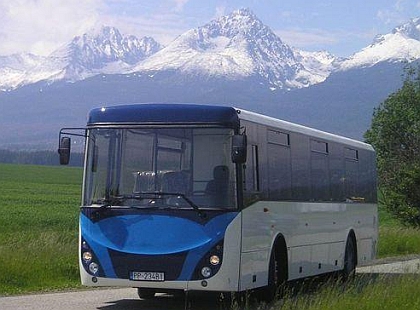 COACH PROGRESS na cestách - autobus NOVOPLAN C 12.02