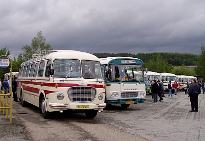 Z Lešan 2006 - 7. celostátní sraz historických autobusů při zahájení