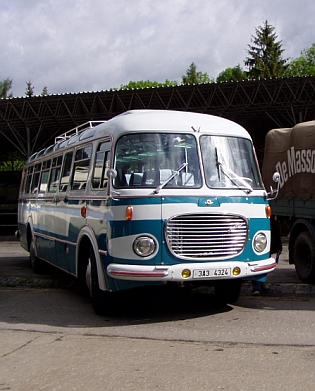 Z Lešan 2006 - 7. celostátní sraz historických autobusů při zahájení