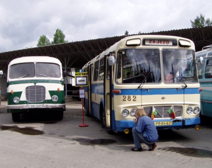 Z Lešan 2006 - 7. celostátní sraz historických autobusů při zahájení