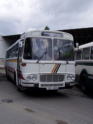 Z Lešan 2006 - 7. celostátní sraz historických autobusů při zahájení