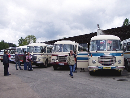 Z Lešan 2006 - 7. celostátní sraz historických autobusů při zahájení