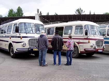 Z Lešan 2006 - 7. celostátní sraz historických autobusů při zahájení