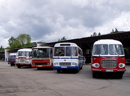 Z Lešan 2006 - 7. celostátní sraz historických autobusů při zahájení