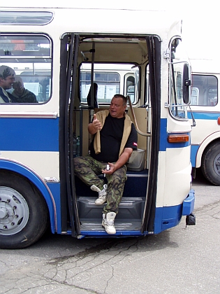 Z Lešan 2006 - 7. celostátní sraz historických autobusů při zahájení