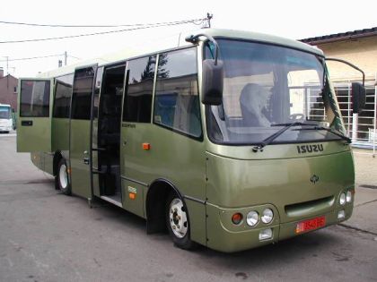 COACH  PROGRESS na cestách -  autobusy  ISUZU BOGDAN.