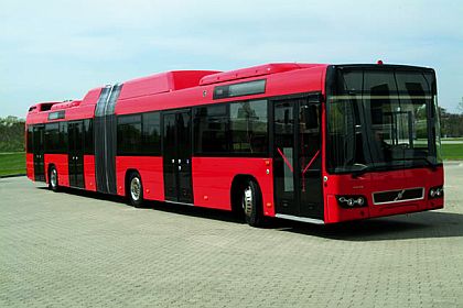 Světová premiéra nových městských autobusů Volvo  7700 v Paříži. (CZ+EN)