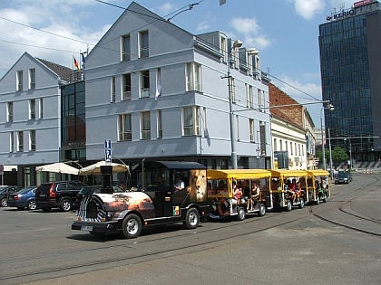 Den otevřených dveří PMDP 17.6.2006  a start vláčkobusu do ZOO v Plzni ...