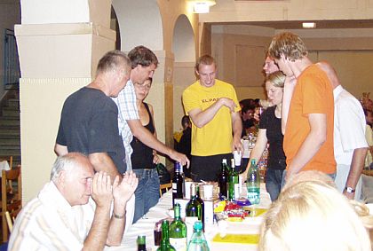 Volejbal 2006. Večer v sokolovně.