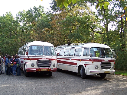 Dva autobusy Škoda 706 RTO LUX z roku 1961