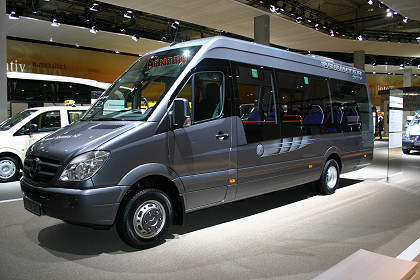 Ze slovenského BUSportálu: Poohliadnutie sa za veľtrhom IAA Hannover 2006.