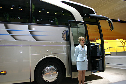 Ze slovenského BUSportálu: Poohliadnutie sa za veľtrhom IAA Hannover 2006.
